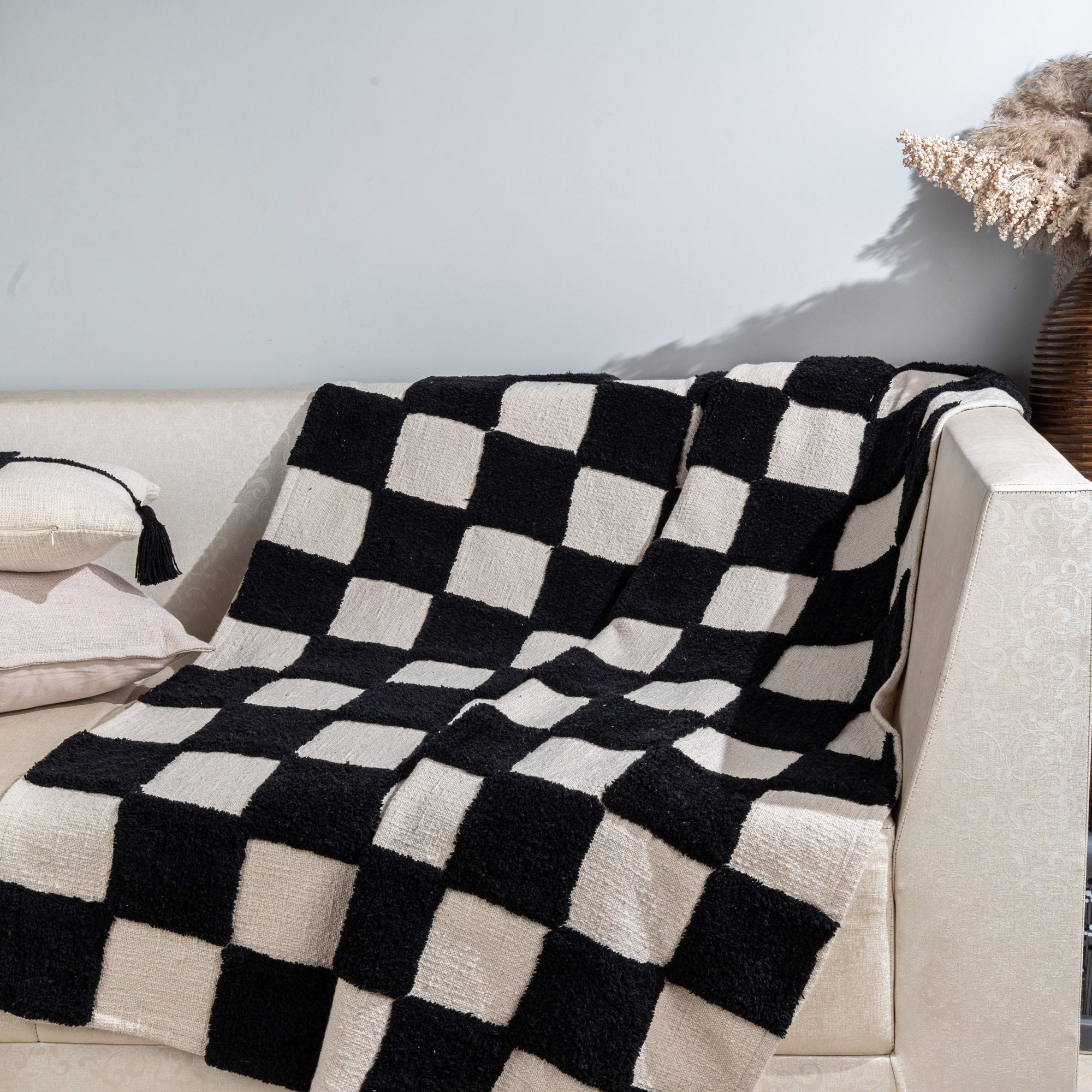 Black & White Checkered Throw Blanket - Gift Set