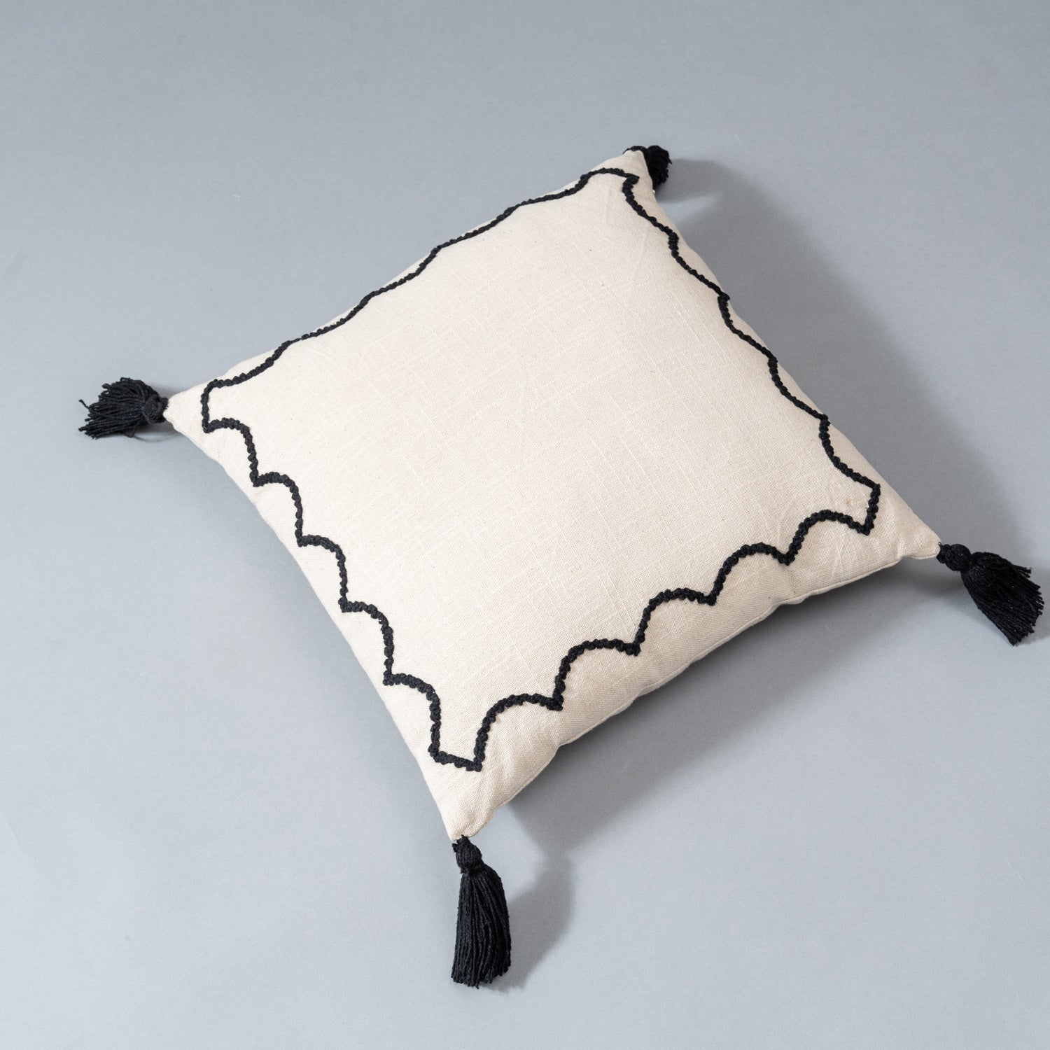 Chic Scallop Cushion Cover