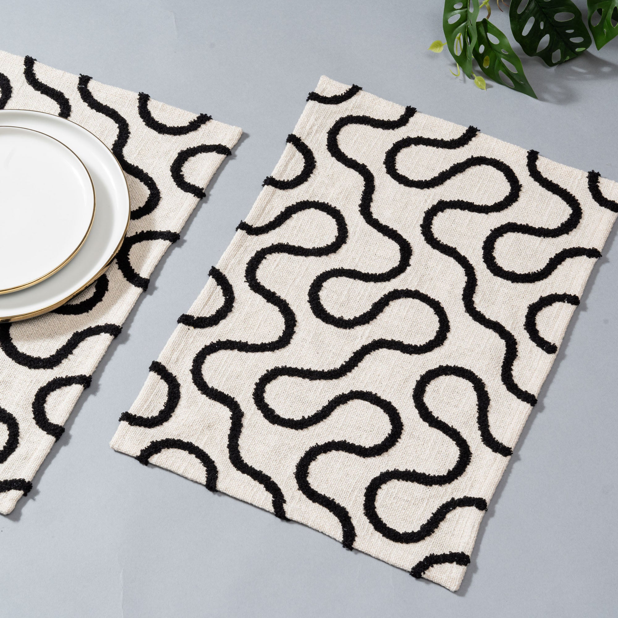 Modern Swirl Table Runner